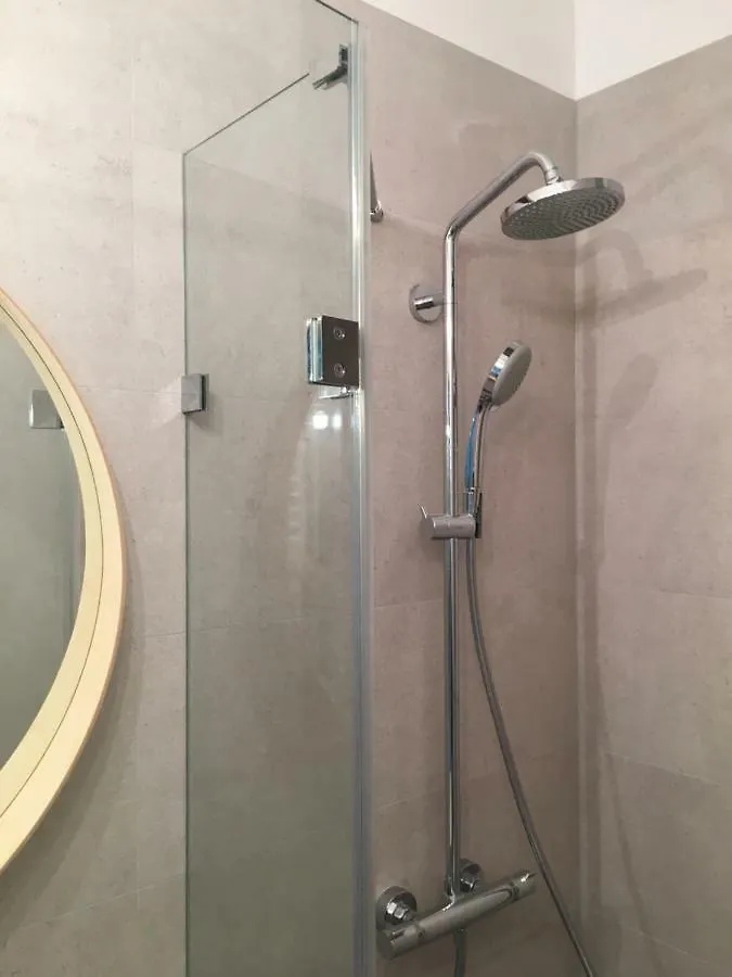 Shoq Studio Nice Apartment With Private Parking Krakau 0*,  Polen